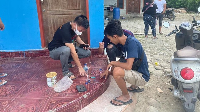 Dua pria berinisial MT (23) dan RD (31) di Kabupaten Pohuwato, Gorontalo diciduk polisi lantaran kedapatan memiliki narkoba jenis sabu.