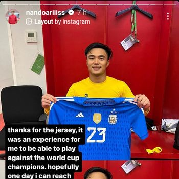 ernando ari sutaryadi emiliano martinez indonesia vs argentina di gbk timnas indonesia kiper timnas indonesia kiper argentina indonesia vs argentina