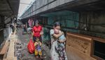 Intip Permukiman Bawah Jalan Tol di Jakarta