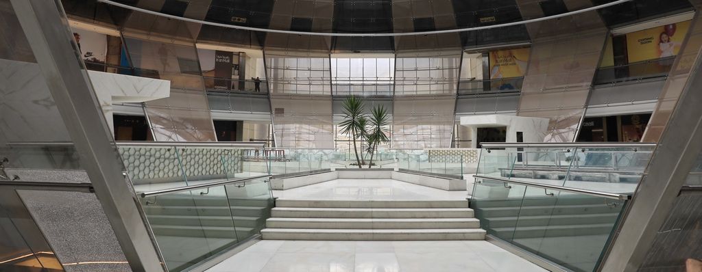 Pusat perbelanjaan Iran Mall