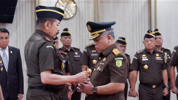 Jaksa Agung Lantik Harli Siregar Jadi Kajati Papua Barat