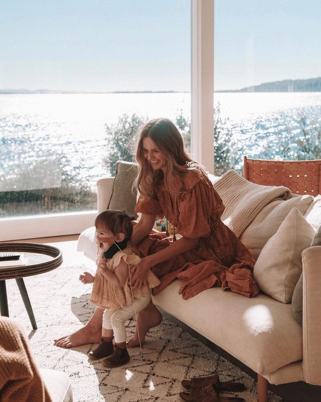 Menurut sepupunya, Sara, ternyata selama ini saudaranya sibuk mengurus anak yang sakit. Ia pun kini meminta bantuan netizen setelah Jessica sendiri mengalami masalah mental.Foto: Instagram Jessica Stein