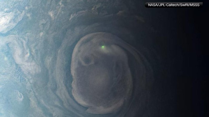 NASA Deteksi Kemunculan Kilatan Petir Misterius di Jupiter