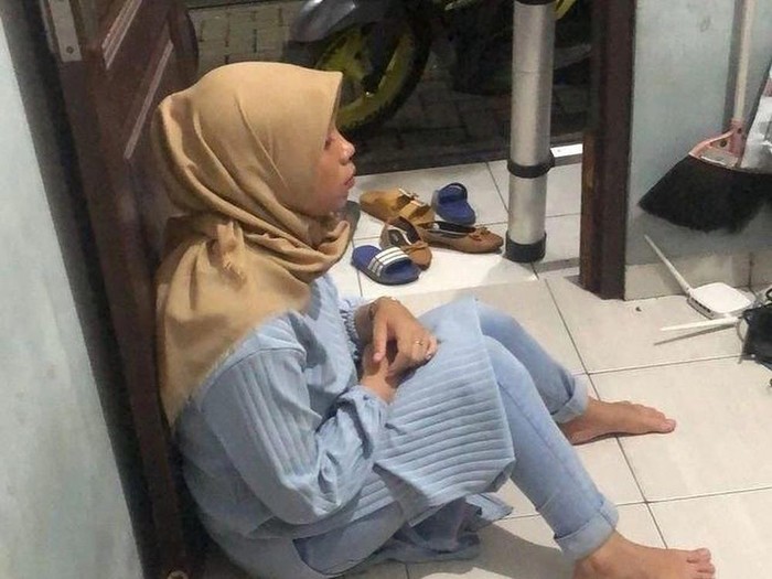 Korban penipuan ditelantarkan di Bekasi (media sosial)