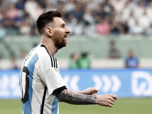 Dear Lionel Messi, Kapan Mau Pensiun?
