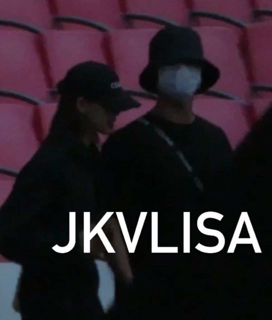 Lisa BLACKPINK menonton konser Bruno Mars bersama pria misterius diduga Park Bo Gum