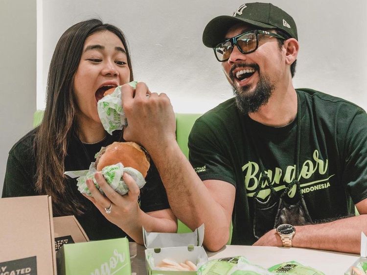 Olivia Allan, Istri Denny Sumargo yang Suka Ngopi dan Makan Burger