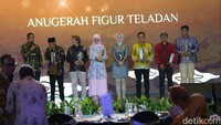 Empat kategori lainnya yakni, Pemberdayaan Lingkungan Sosial yang diraih oelh Irfan Amalee, Dian Syarief untuk kategori Peningkatan Kualitas Hiudp dan HAM, Ono Surono untuk kategori Pendampingan dan Penguatan Komunitas Nelayan dan kategori Pengembangan Olahraga untuk Umuh Muchtar.