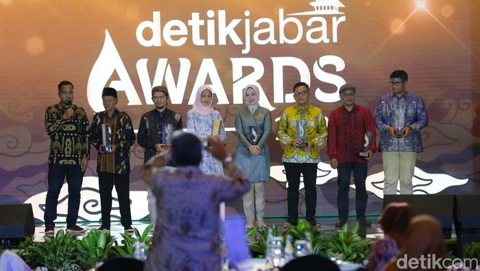 Terdapat tujuh sosok figur teladan peraih detikJabar Awards 2023 yang memiliki dampak bagi masyarakat di Provinsi Jawa Barat. Siapa saja mereka?