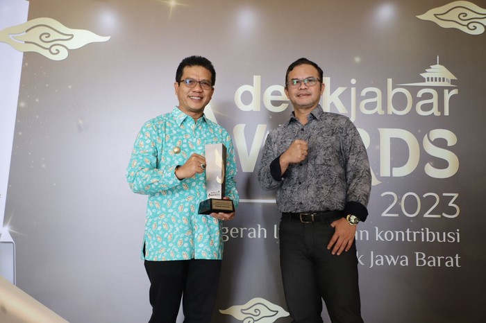 Pemkab Bandung Raih Anugerah detikJabar Awards 2023