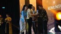 Terakhir, Pandawara Group menyabet penghargaan sebagai pegiat perlindungan dan pelestarian lingkungan hidup. Aksi Pandawara dengan membuat konten bersih-bersih sampah banyak mendapat apresiasi. Mereka dianggap mampu menginspirasi dengan aksi menjaga lingkungan dan membuang sampah pada tempatnya.