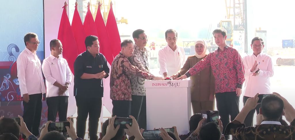 Presiden Jokowi Groundbreaking Pembangunan Pabrik Foil Tembaga, Gresik, Jawa TImur. (YouTube/Sekretariat Presiden)