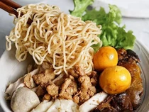 4 Perbedaan Bakmi dan Mi Ayam Menurut Netizen X, Begini Katanya