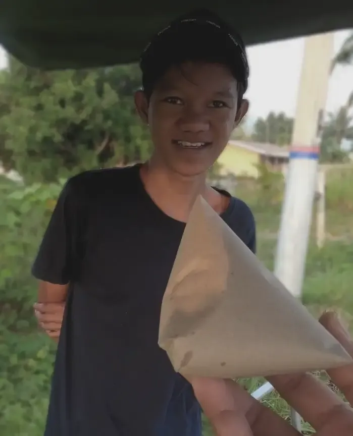 Remaja Ini Rela Bangun Jam 3 Pagi Jual Nasi Lemak untuk Bantu Bibinya