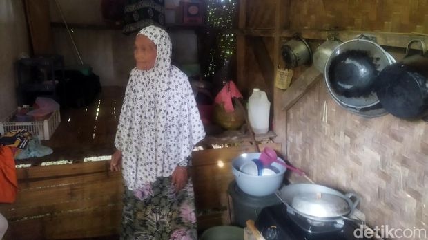 Rumah nenek Sumiah di Pandeglang (Aris Rivaldo/detikcom)