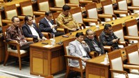 Pimpinan menyebut rapat paripurna ini melibatkan sebanyak 458 anggota Dewan. Tercatat, sebanyak 45 anggota hadir secara fisik dan 251 anggota secara virtual serta izin sebanyak 162 anggota.  