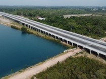 Unik! Ruas Tol Trans Sumatera Ini Dibangun Pakai Busa
