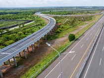 Ruas Tol Trans Sumatera Ini Dibangun Pakai Busa, Apa Kelebihannya?