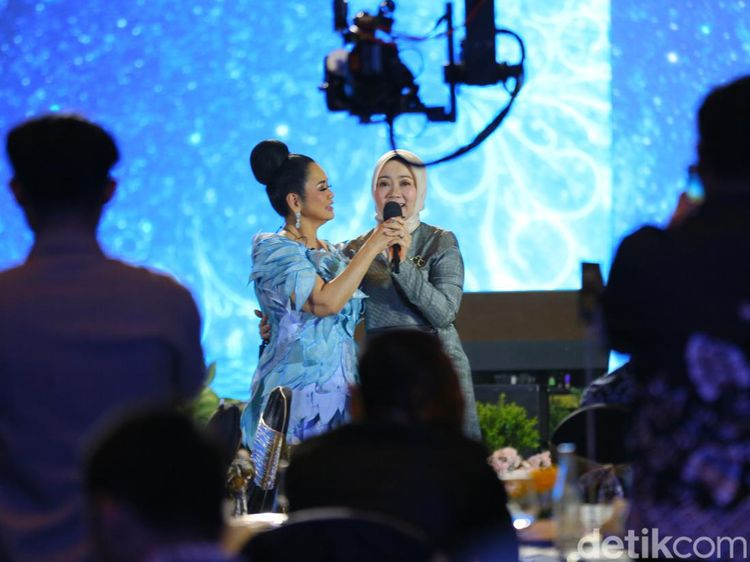 Merdu Banget, Duet Vina Panduwinata dan Atalia Praratya di detikJabar Awards