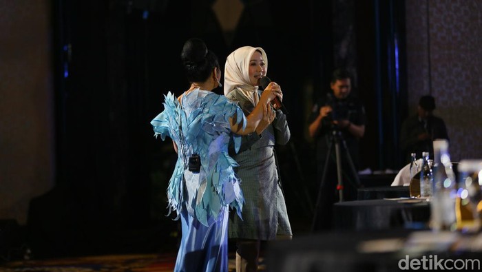 Vina Panduwinata dan Atalia Praratya