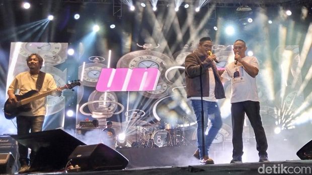 Band Ungu tampil di Kebumen International Expo 2023 di Alun-alun Kebumen, Rabu (21/6/2023).
