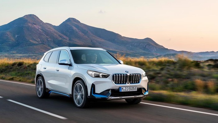 BMW iX1