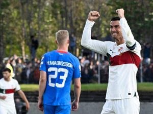 Detik-detik Girangnya Ronaldo Dikasih Gol di Laga ke-200