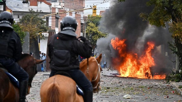 Potret Demo Rusuh yang Mencekam di Argentina