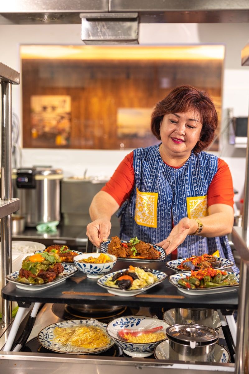 Favorit Seleb Singapura, Resto Nasi Padang Ini yang Punya Orang Indonesia