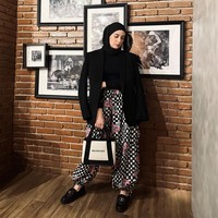 Wanita kelahiran 18 Juli 1990 ini juga dikenal karena sudah membintangi puluhan judul FTV sejak tahun 2014 hingga 2017. Aktingnya mampu membius penikmat FTV. Foto: Dok. Instagram @anneofficial1990.