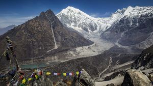Gletser Himalaya Mencair Lebih Cepat, Cadangan Air Miliaran Orang Terancam