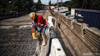 Jembatan akses Marunda di Jakarta Utara (Jakut) mengalami kerusakan, Rabu (21/6/2023). 