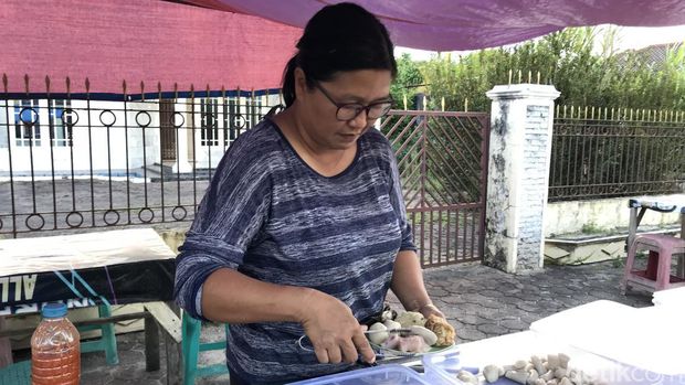 Ester, salah satu penjual tew fu sui di Bangka.