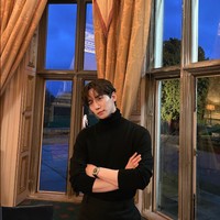 Lee Junho berperan sebagai chaebol (orang kaya) di King the Land. Dia merupakan pewaris keluarga konglomerat yang berkepribadian dingin dan angkuh. Foto: Instagram