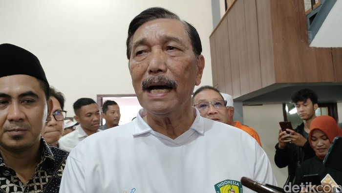 Luhut Binsar Pandjaitan di Stadion Sriwedari Solo, Rabu (21/6/2023).