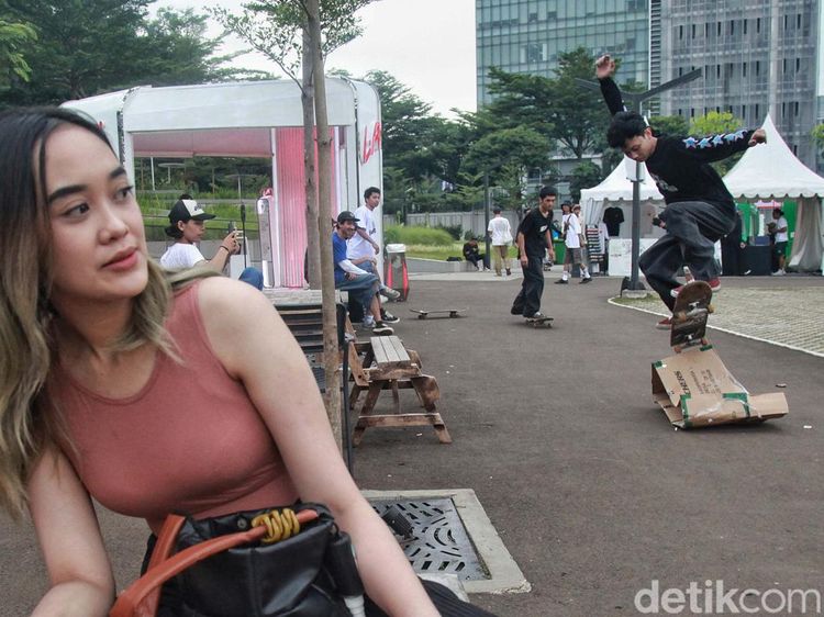 Melihat Aksi Ciamik Skateboarder Jakarta