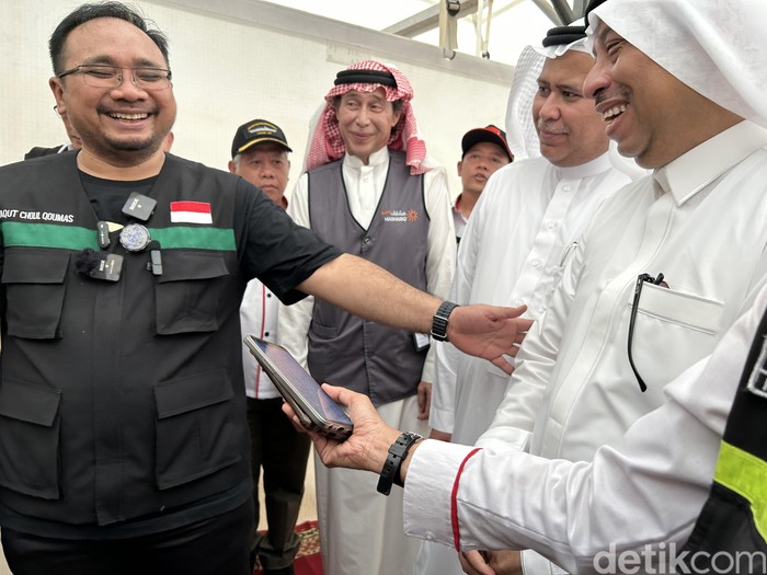 Menag Yaqut Cholil Qoumas meninjau persiapan mabit di Mina
