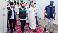 Menteri Agama Yaqut Cholil Qoumas meninjau persiapan layanan di Arafah yang dilakukan oleh pihak Masyariq atau Muassasah. (Foto: Dokumentasi Media Center Haji 2023)