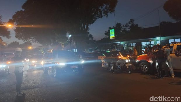 Mobil rombongan Kaisar Jepang Hironomiya Naruhito tiba di Keraton Jogja, Rabu (21/6/2023).