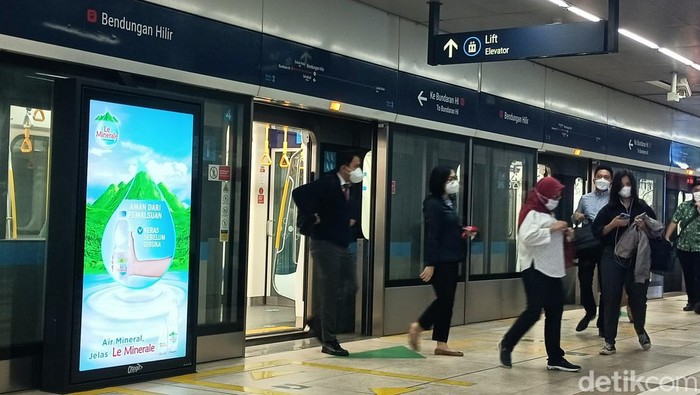 Pemprov DKI Jakarta beserta MRT Jakarta memberlakukan promo MRT 1 Rupiah spesial HUT ke-496 DKI Jakarta. Promo ini berlaku tanggal 22 Juni 2023. Ini syaratnya!