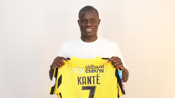 NGolo Kante resmi menjadi pemain baru Al Ittihad.