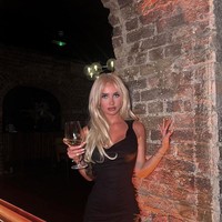 Orla Sloan beberapa kali dipanggil ke pengadilan karena kasus stalking sejak Juni 2022. Hal itu berawal ketika ia diundang ke pesta di rumah Ben Chilwell melalui DM Instagram. Foto: Instagram