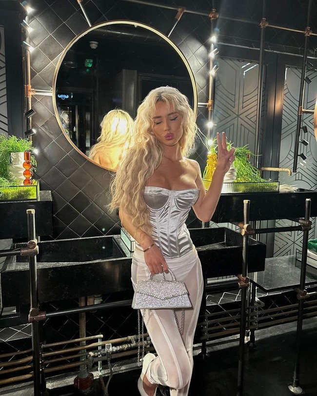 Kamu harus menerima permohonan maafku dan meminta maaf atau kamu akan bertemu karakter baru bernama devil baby. Hati-hati dengan devil baby Mason aku bisa berubah kapan pun jadi biarkan aku minta maaf dan memperbaiki keadaan, kata Orla.Foto: Instagram