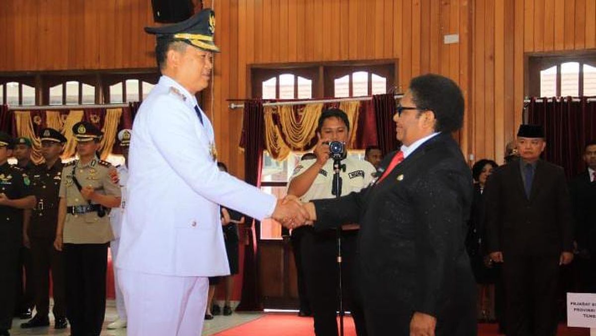 Mega azolari porno Qizining otasi bilan birinchi jinsiy aloqasi