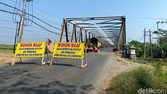Pembangunan Jembatan Kencing di Lingkar Barat Kudus, Rabu (21/6/2023).