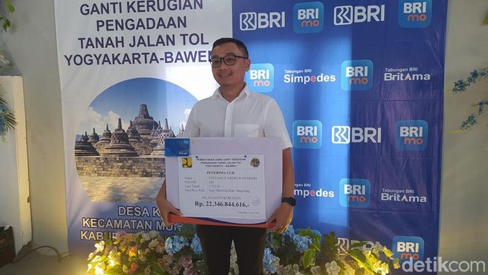 Pemuda Magelang terima UGR Tol Jogja-Bawen Rp 22,3 miliar. Stevanus Ardjo Rahardjo (29) melepas tanahnya seluas 5.532 meter untuk proyek tol. Foto diunggah Rabu (21/6/2023).