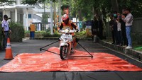 Dalam diskusi tersebut terungkap rentannya pengendara sepeda motor terhadap kecelakaan lalu lintas yang umumnya disebabkan oleh faktor manusia. Untuk itu, diperlukan intervensi teknologi pada kendaraan seperti anti-lock braking system (ABS) yang dapat meminimalkan terjadinya kecelakaan. 