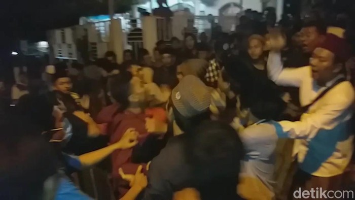 pengajian khilafah di Pasuruan dibubarkan warga