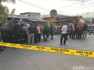 Geger! Pria Tewas dengan Luka Tusuk di Depok, Tergeletak di Tengah Jalan