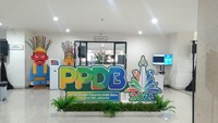 CPDB atau orang tua yang tidak dapat menyelesaikan kendala pendaftaran PPDB di posko yang disediakan sekolah tujuan, maka diarahkan untuk datang ke posko PPDB di Disdik DKI Jakarta. Foto: Cicin Yulianti/detikEdu